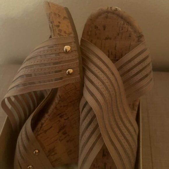 Shoes - Picture 2 of 3